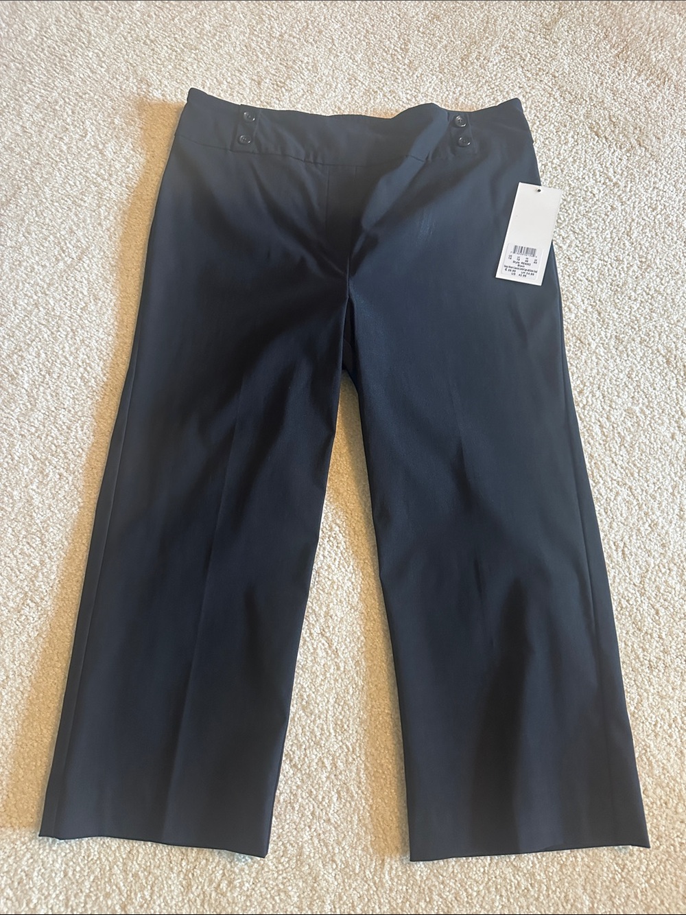 Rekucci nwt size 14 Classic Black Capri  Pants